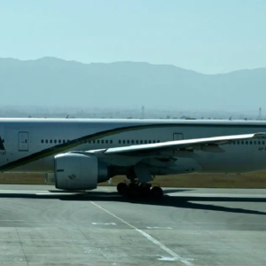 পিআইএ-র রাশ কি সেনার হাতে? IMF-এর চাপে পাকিস্তান এয়ারলাইন্স বিক্রি, নিলামে নামল ফৌজি ফাউন্ডেশন