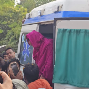 আইনি ও মানবিকতার জয়, ৫ মাস পর বাংলাদেশে পুশব্যাক হওয়া সোনালি বিবি ফিরলেন বীরভূমে, তৃণমূলের কড়া আক্রমণ কেন্দ্রের বিরুদ্ধে