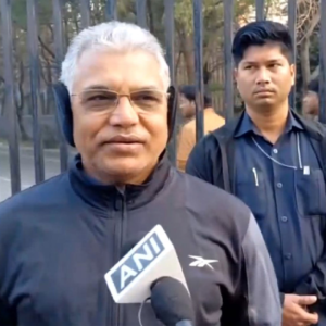 “বাবরের নামে মসজিদ মানব না”: দিলীপ ঘোষের কড়া হুঁশিয়ারি, হুমায়ুন কবীরকে ‘পিছিয়ে পড়া মুসলিমদের জন্য দল গড়ার’ চ্যালেঞ্জ