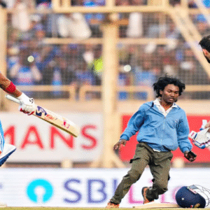 বিরাটকে ছুঁতে রাঁচির মাঠে ‘বাংলার ছেলে’! ১,৬০০ কিমি সাইকেল চালানো সেই ভক্তের পরিচয় জেনে নিন