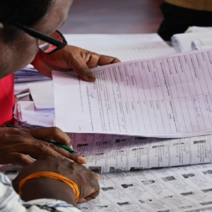 অবাধ ও স্বচ্ছ নির্বাচনের লক্ষ্যে কমিশন- উত্তরপ্রদেশের SIR প্রক্রিয়ায় ৪ সিনিয়র IAS অফিসারকে বিশেষ পর্যবেক্ষক হিসেবে নিয়োগ