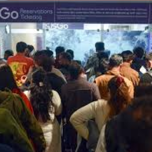 ইন্ডিগো এয়ারলাইন সঙ্কটে কড়া পদক্ষেপ! DGCA-এর নির্দেশে প্রতিদিন ১১০টি ফ্লাইট বাতিল, আরও কমানোর ইঙ্গিত