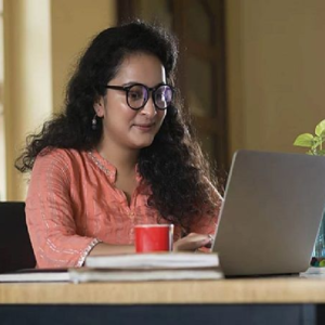 মাতৃত্বকালীন ছুটি শেষে কাজে ফেরা কঠিন? এই ৫ টিপস মানলেই দূর হবে আলসেমি ও আত্মযন্ত্রণা!