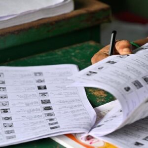 BLO-দের ওপর নজিরবিহীন কড়াকড়ি! SIR-এর সময় বাড়ল, ECI-এর কড়া নির্দেশিকা