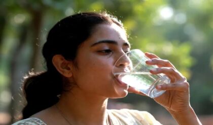 জলই জীবন, নিয়মিত সকালে এক গ্লাস জল পান করেই দেখুন! মিলবে অনেক উপকার