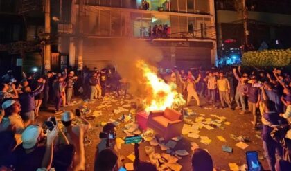 “ভারতীয় হাই কমিশন বন্ধ করো”-মাঝরাতে চূড়ান্ত ‘তান্ডব’ ঢাকায়, জেনেনিন সর্বশেষ পরিস্থিতি