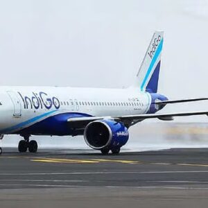 বিমানের ককপিটে ‘মানববোমা’র হুমকি! হায়দরাবাদগামী ফ্লাইটে হুমকিবার্তা, জরুরি অবতরণ