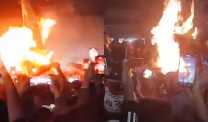 “বাংলাদেশ আজ ধ্বংসস্তূপ!” দাউদাউ করে জ্বলছে ঢাকা, ইউনূস সরকারের বিরুদ্ধে বিষ্ফোরক আওয়ামী লীগ!