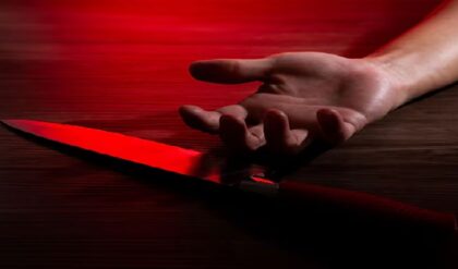 “রক্তের টান ভুলে রক্তারক্তি!”-দাদাকে ‘খুন’ করল ভাই, বাঁচাতে গিয়ে জখম আরও ১