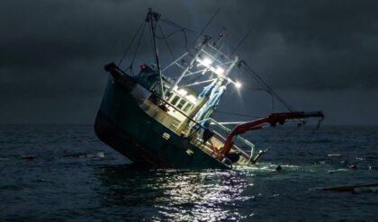“ভারতকে ‘ফাঁদে’ ফেলার চেষ্টা?”-ট্রলার ডুবিয়ে মৎস্যজীবীকে ‘বর্শা’ দিয়ে খুন বাংলাদেশের!