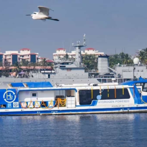 ভারতের প্রথম হাইড্রোজেন-চালিত ওয়াটার ট্যাক্সি চালু হলো বারাণসীতে! গঙ্গার বুকে পরিবেশবান্ধব যাত্রার সূচনা করলেন সর্বানন্দ সোনোয়াল।