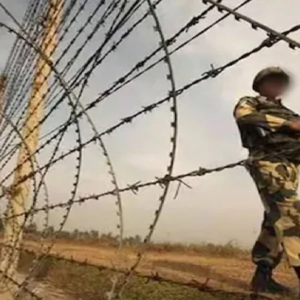 ভারত-বাংলাদেশ সীমান্তে কাঁটাতারের বেড়া, জমি হস্তান্তর না করার অভিযোগে কলকাতা হাইকোর্টে রাজ্যের জমি অধিগ্রহণ প্রিন্সিপাল সেক্রেটারিকে হলফনামার নির্দেশ।