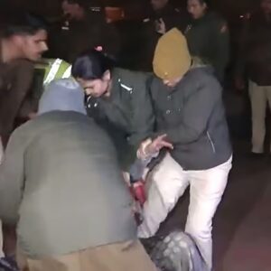 ‘এখনই আত্মহত্যা করতে ইচ্ছে করছে!’ ধর্ষক কুলদীপের মুক্তিতে আতঙ্কে উন্নাওয়ের নির্যাতিতা