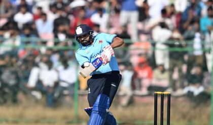 বুড়ো হাড়ে ভেল্কি! ৬২ বলে বিধ্বংসী সেঞ্চুরি রোহিত শর্মার, একই দিনে কোহলিরও দাপট