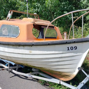 হাইওয়েতে সোফা-নৌকা উদ্ধার, গাড়ির তীব্র গতির রাস্তায় ৪৯ হাজারেরও বেশি জিনিস উদ্ধার করল ব্রিটেনের জাতীয় সড়ক বিভাগ।