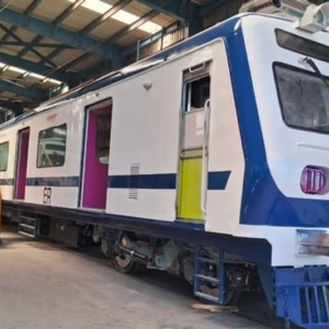 এসি লোকালের জনপ্রিয়তা তুঙ্গে, শিয়ালদহ ডিভিশনে পরিষেবা বাড়ানোর পরিকল্পনা, রেল বোর্ডের কাছে ৫টি নতুন রেক চাইল পূর্ব রেল