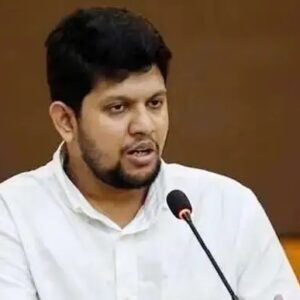 ‘জামাত-প্রীতি’র মাশুল? নাহিদ ইসলামের সিদ্ধান্তে বাংলাদেশে নতুন রাজনৈতিক ভূমিকম্প!