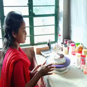 কেকের প্রতি নেশা থেকে পেশা, সাগরের মামণি দাস এখন গ্রামের যুবক-যুবতীদের অনুপ্রেরণা