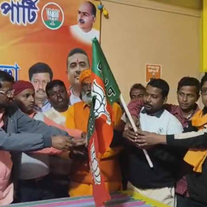 ঘাটাল তৃণমূলে ফের ভাঙন, ৫০ জন সক্রিয় কর্মী বিজেপিতে যোগ দেওয়ায় রাজনৈতিক মহলে পারদ তুঙ্গে