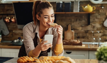 সকালের নাস্তায় রোজ পাউরুটি খাচ্ছেন? অজান্তেই ডেকে আনছেন ডায়াবেটিস ও অবসাদ! জানুন এর ভয়ঙ্কর ৫টি দিক।