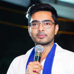 রিলস নয়, মানুষের কথা ভাবুন! একলা চলো নীতি ত্যাগ করে দলের লাইনে ফেরার কড়া বার্তা অভিষেকের