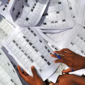 ইসরোর বিজ্ঞানী ও বিশ্ববিদ্যালয়ের অধ্যাপকও ‘ব্রাত্য’! ভোটার তালিকায় নজিরবিহীন বিভ্রাটে প্রশ্নের মুখে কমিশন