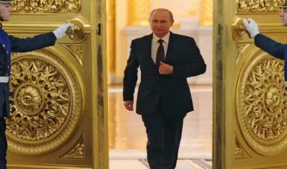 বিশেষ: ১.৪ বিলিয়ন ডলারের প্রাসাদ, ৫৮টি প্লেন ও বিরাট ইয়ট! কতটা ধনী রাষ্ট্রপতি পুতিন?