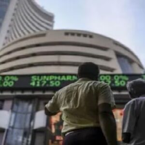 হঠাৎ খেল ঘুরল! রেড জোন থেকে গ্রিন জোনে শেয়ারবাজার, সেনসেক্স বাড়ল ১৮০ পয়েন্ট!