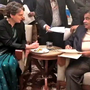 রাজনীতি পাশে সরিয়ে পাত পেড়ে খাওয়া! গড়করির হাতের ‘ইউটিউব স্পেশাল’ রান্নায় মজে প্রিয়াঙ্কা