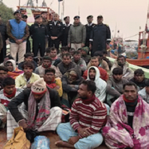 জলসীমা লঙ্ঘন না কি পরিকল্পিত চাল? উত্তর বঙ্গোপসাগরে ৩৫ জন বাংলাদেশি মৎস্যজীবীকে আটক করল কোস্ট গার্ড