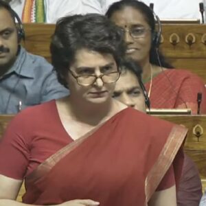 ‘বন্দে মাতরম’ বিতর্ক আসলে রাজনৈতিক উদ্দেশ্যপ্রণোদিত! লোকসভায় দাঁড়িয়ে বিজেপি-কে সরাসরি আক্রমণ প্রিয়ঙ্কা গান্ধি বঢরার