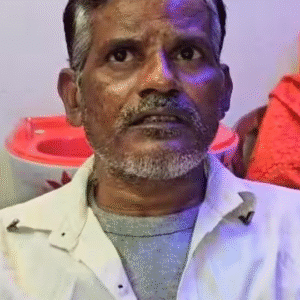 ‘জীবিত’ ফেরার খবর ছড়াতেই ভিড়! কাজ করতে গিয়ে নিখোঁজ, শেষকৃত্যের পর বাড়ি ফিরল সেই জাহিদ শেখ