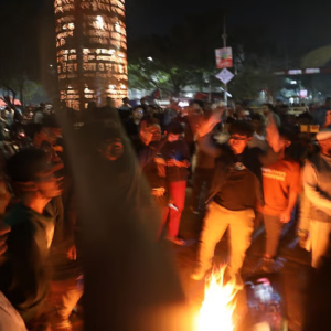 অগ্নিগর্ভ বাংলাদেশ, হাদির মৃত্যুতে শাহবাগে বিশাল জমায়েত! শনিবার রাষ্ট্রীয় শোক ঘোষণা ড. ইউনূসের