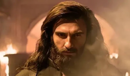 পাকিস্তানে নিষিদ্ধ হয়েও ইতিহাস গড়ল ‘ধুরন্ধর’! ২০ লক্ষ বার ডাউনলোড, ভেঙে দিল শাহরুখ-রজনীকান্তের রেকর্ড