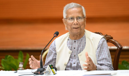 হাদির মৃত্যুতে অগ্নিগর্ভ বাংলাদেশ! শাহবাগে তাণ্ডব, জাতীয় পতাকা অর্ধনমিত রাখার ঘোষণা ইউনূস সরকারের