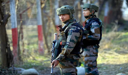 কাশ্মীরে সেনার অভূতপূর্ব শক্তিপ্রদর্শন! রেলপথেই ছুটল ট্যাঙ্ক-কামান, রণকৌশলে দশ গোল খেল পাকিস্তান