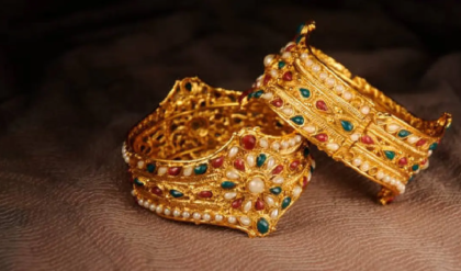 ক্রিসমাসে সোনার বাজারে আগুন! একধাক্কায় ১২ হাজারের গণ্ডি পার ২২ ক্যারেট, মাথায় হাত মধ্যবিত্তের
