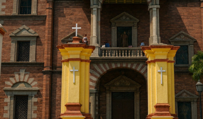 ইতিহাস ও উৎসবের মেলবন্ধন! বড়দিনের প্রার্থনায় সেজে উঠল ব্যান্ডেল, চন্দননগর ও শ্রীরামপুরের চার্চ