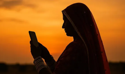 মোদী যখন ‘ডিজিটাল ইন্ডিয়া’ গড়ছেন, তখন রাজস্থানে মহিলাদের হাতে নিষিদ্ধ স্মার্টফোন! তুঘলকি ফরমান ১৫ গ্রামে