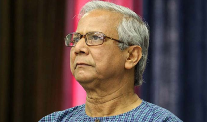 ইউনূস শিবিরে বড় ধস! উত্তাল বাংলাদেশে বিশেষ সহকারীর ইস্তফা, গদি বাঁচাতে হিমশিম প্রধান উপদেষ্টা