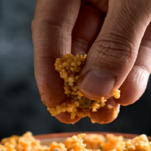 পাঁচ আঙুল দিয়ে খাবার খেলে যেসব উপকার পাবেন? জানলে অবাক হবেন