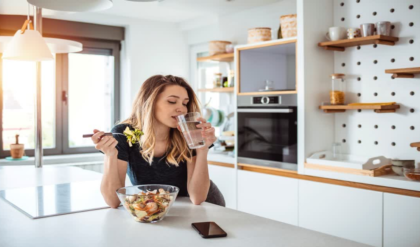 জল খাওয়ার সঠিক সময় ও নিয়ম জানতে পড়ুন তথ্যটি