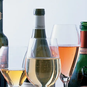 পুরনো ওয়াইন বোতল দিয়ে যেভাবে তৈরি করবেন অসাধারণ জিনিস, শিখে নিন