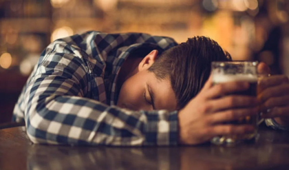 রোজ মদ্যপান? অজান্তে করছেন না তো ভুল? জেনে সতর্ক হন