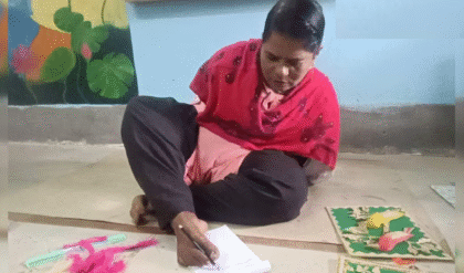 ‘হাত ছাড়াই সম্ভব জীবন জয়’! দুই পা-কে ভরসা করেই বিশ্বজয়, তমলুকের পার্বতীকে কুর্নিশ জানাচ্ছে দেশ