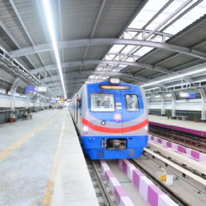 আর লাইনে দাঁড়াতে হবে না, UPI পেমেন্ট ও মোবাইল অ্যাপে টিকিট কাটতে শেখাতে সব মেট্রো স্টেশনে বিশেষ শিবির