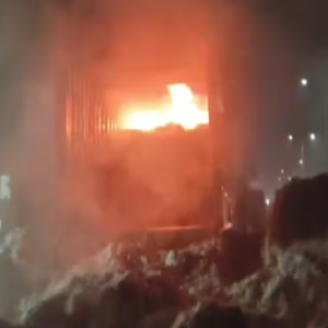 গোটা ট্রাকটাই দাউদাউ! ভারত-বাংলাদেশ সীমান্তে তুলোবাহী গাড়িতে আগুন, চাঞ্চল্য ঘোজাডাঙ্গায়