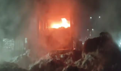 গোটা ট্রাকটাই দাউদাউ! ভারত-বাংলাদেশ সীমান্তে তুলোবাহী গাড়িতে আগুন, চাঞ্চল্য ঘোজাডাঙ্গায়