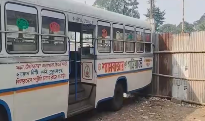দুর্দিনের স্মৃতি ফেরাল! যে বাসস্ট্যান্ড ঘিরে আন্দোলন করেছিলেন মমতা, মেলার নাম করে তা দখল করল কে? নিত্যযাত্রীদের চরম দুর্ভোগ