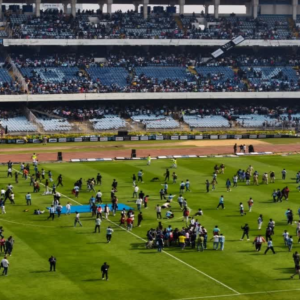 “যেমন কথা ছিল, তেমনটা হয়নি”— যুবভারতীর বিশৃঙ্খলায় দায় ঝেড়ে ফেললেন ক্রীড়াসচিব! কাঠগড়ায় আয়োজক সংস্থা